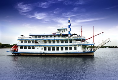 Manhattan charter yacht Liberty belle starboard